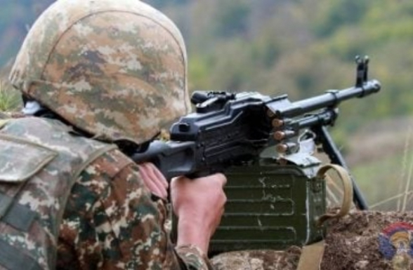 ВС Азербайджана открыли огонь по армянским позициям на участке Верин Шоржа